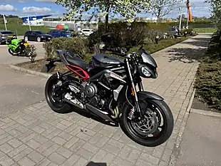Used 2022 Triumph Street Triple RS Silver - Interior and Exterior details 4
