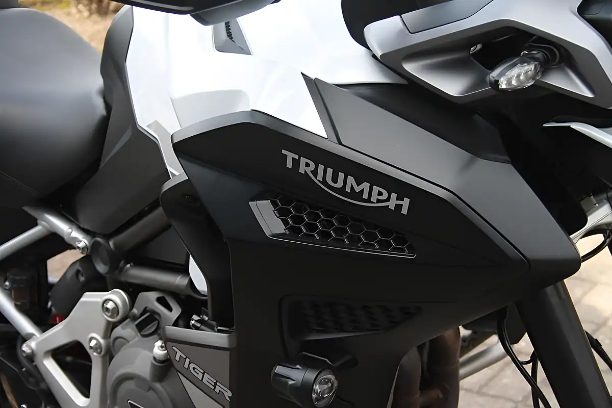 Used 2022 Triumph Tiger 1200 GT Explorer White - Interior and Exterior details 14