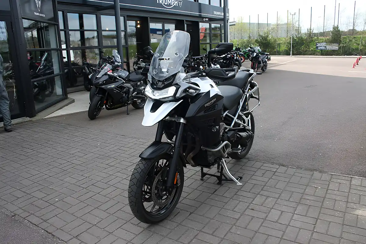 Used 2022 Triumph Tiger 1200 GT Explorer White - Interior and Exterior details 6