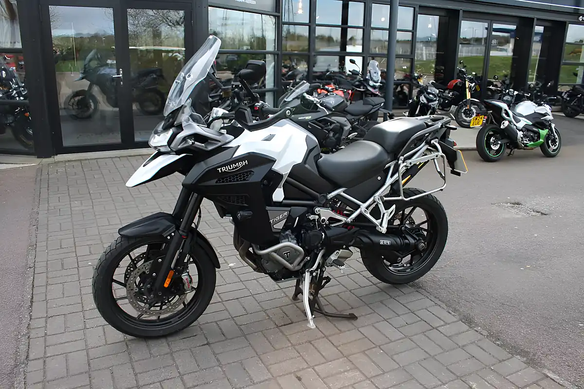 Used 2022 Triumph Tiger 1200 GT Explorer White - Interior and Exterior details 7