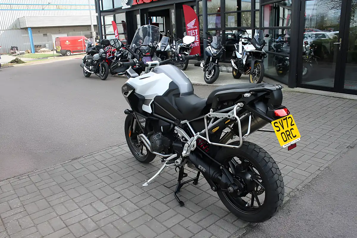 Used 2022 Triumph Tiger 1200 GT Explorer White - Interior and Exterior details 9