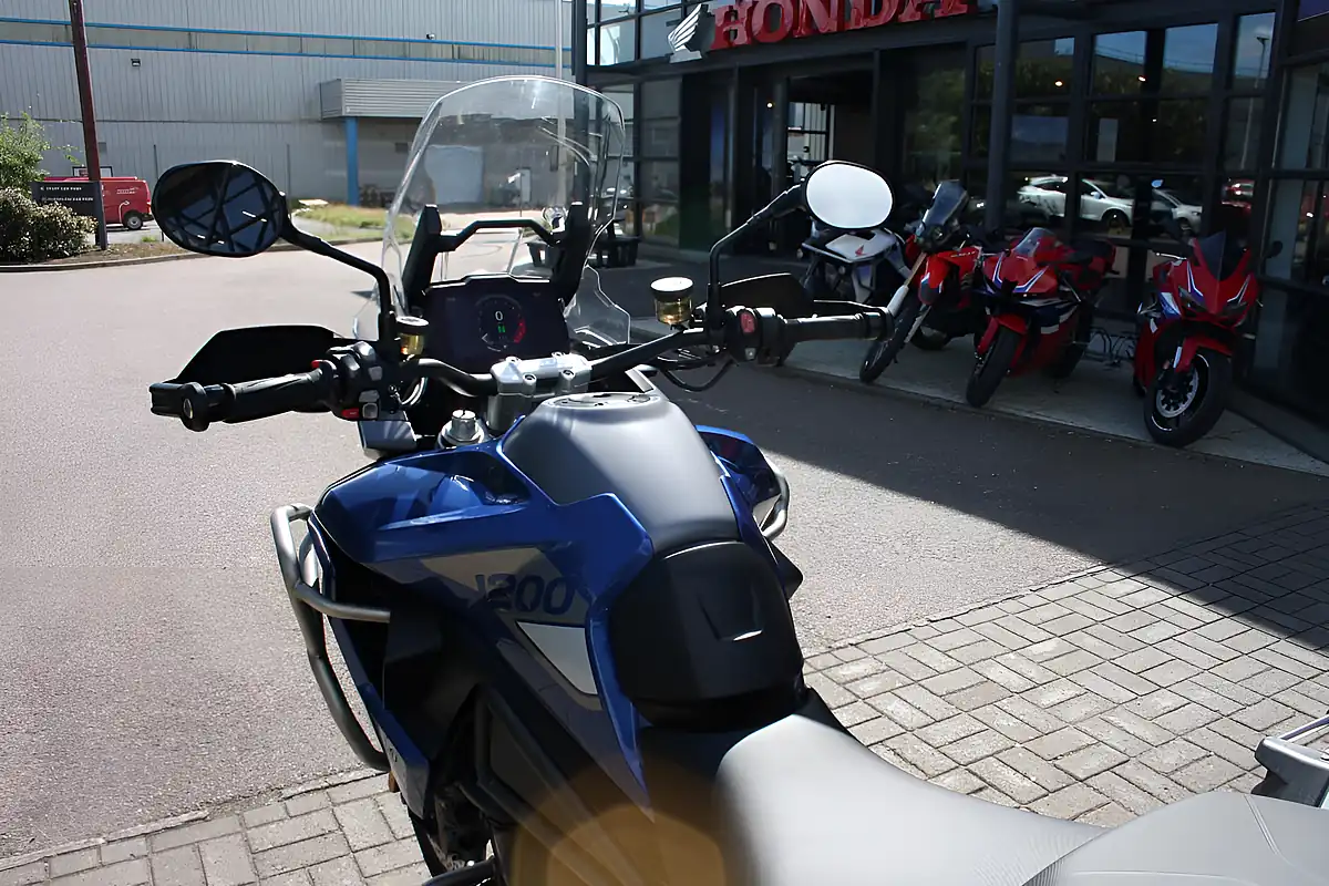 Used 2022 Triumph Tiger 1200 GT Pro Blue - Interior and Exterior details 14