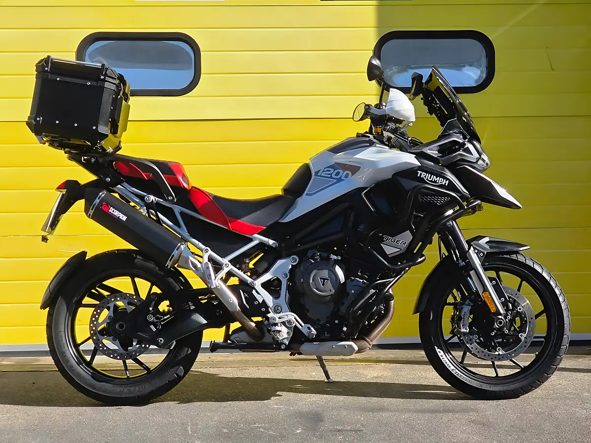Used 2022 Triumph Tiger 1200 GT Pro White - Interior and Exterior details 2