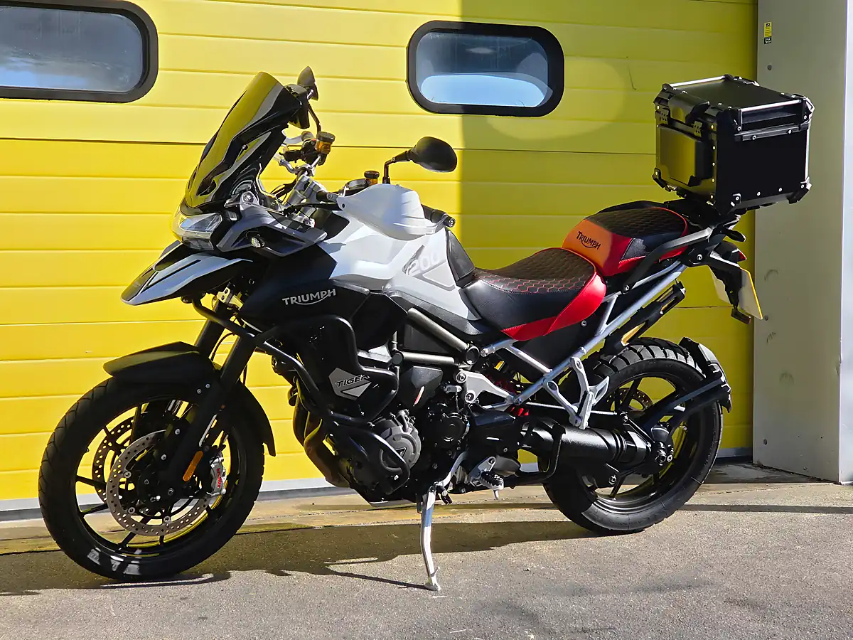 Used 2022 Triumph Tiger 1200 GT Pro White - Interior and Exterior details 7