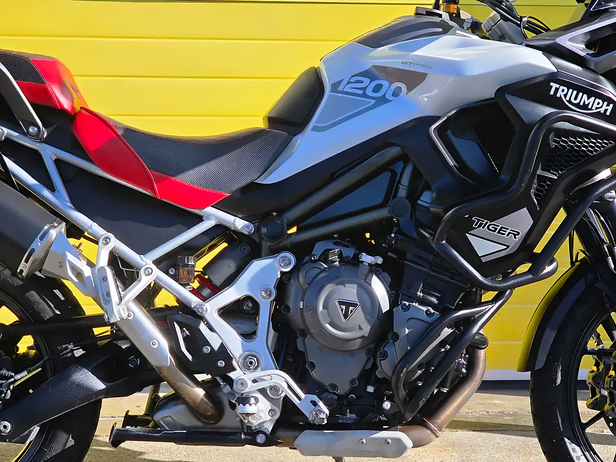 Used 2022 Triumph Tiger 1200 GT Pro White - Interior and Exterior details 9