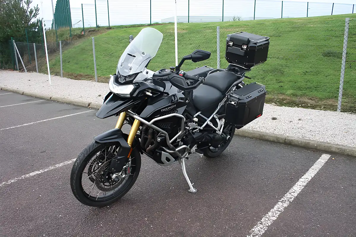 Used 2022 Triumph Tiger 1200 Rally Explorer Black - Interior and Exterior details 8