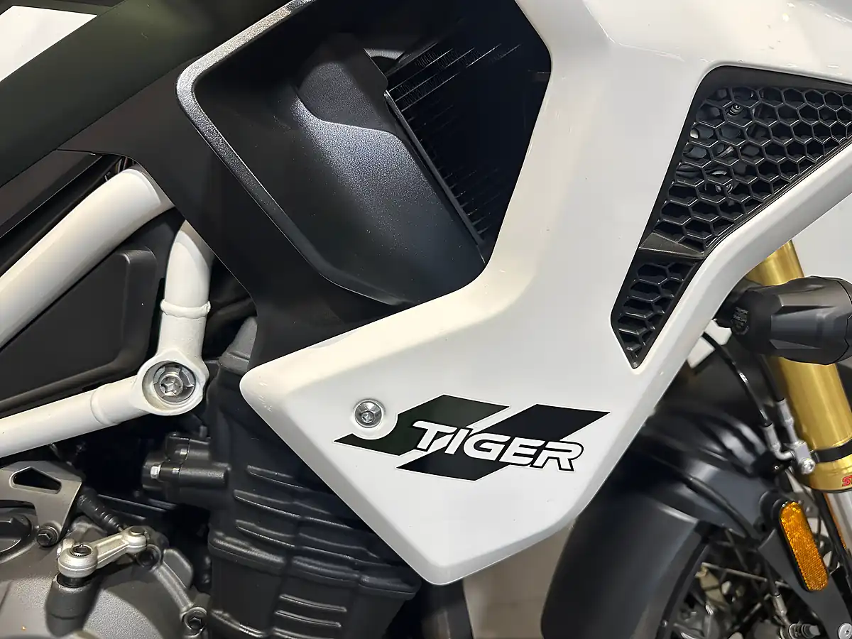 Used 2022 Triumph Tiger 1200 Rally Pro Matte Green - Interior and Exterior details 15