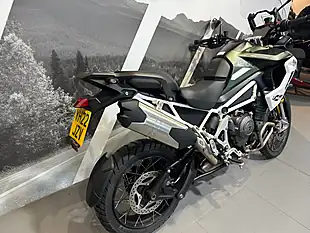 Used 2022 Triumph Tiger 1200 Rally Pro Matte Green - Interior and Exterior details 5
