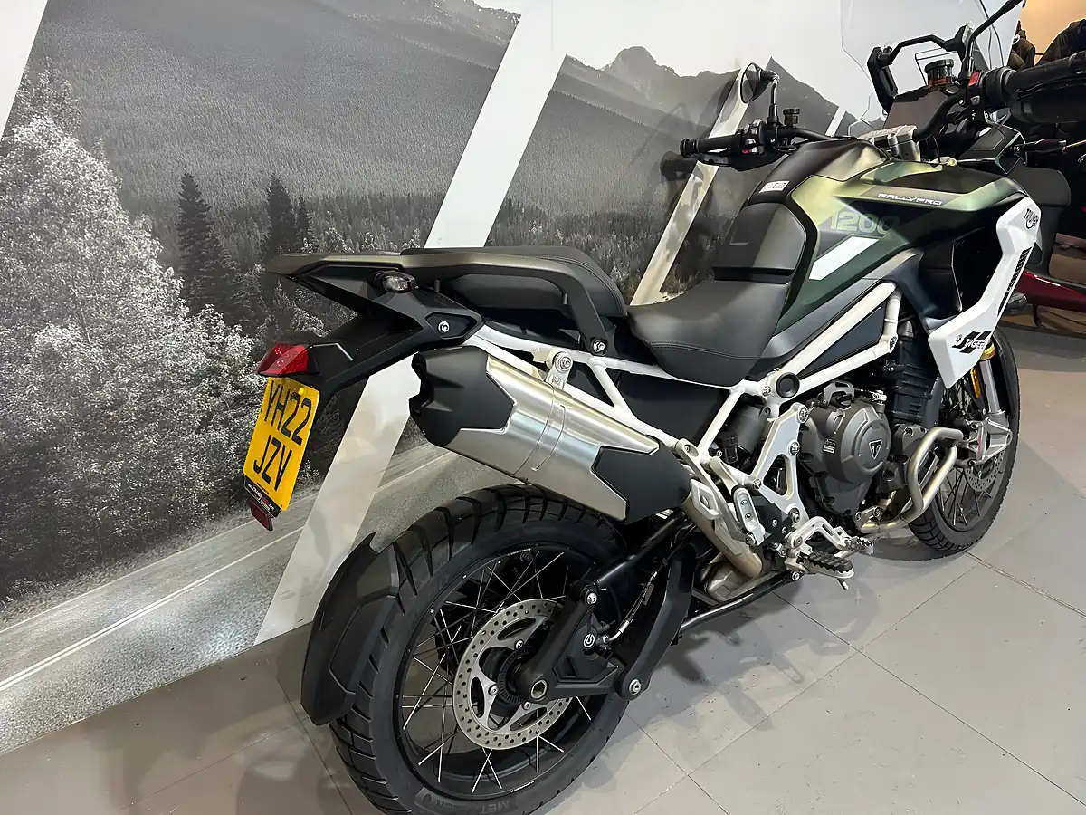 Used 2022 Triumph Tiger 1200 Rally Pro Matte Green - Interior and Exterior details 5