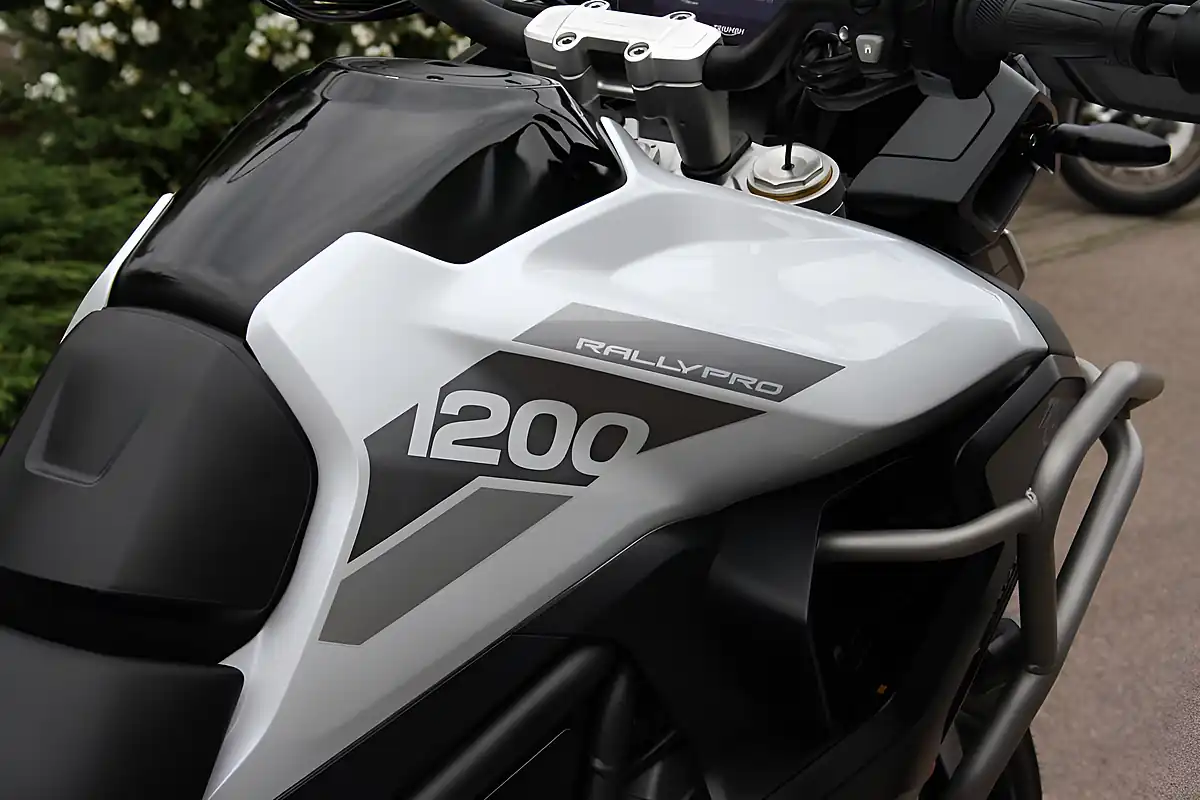 Used 2022 Triumph Tiger 1200 Rally Pro White - Interior and Exterior details 16