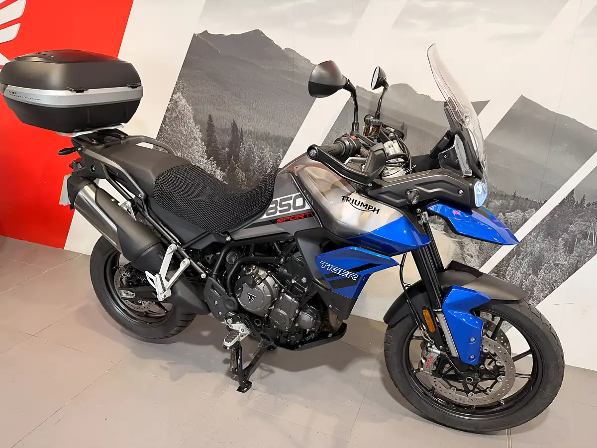 Used 2022 Triumph Tiger 850 Sport Blue Metallic - Interior and Exterior details 2