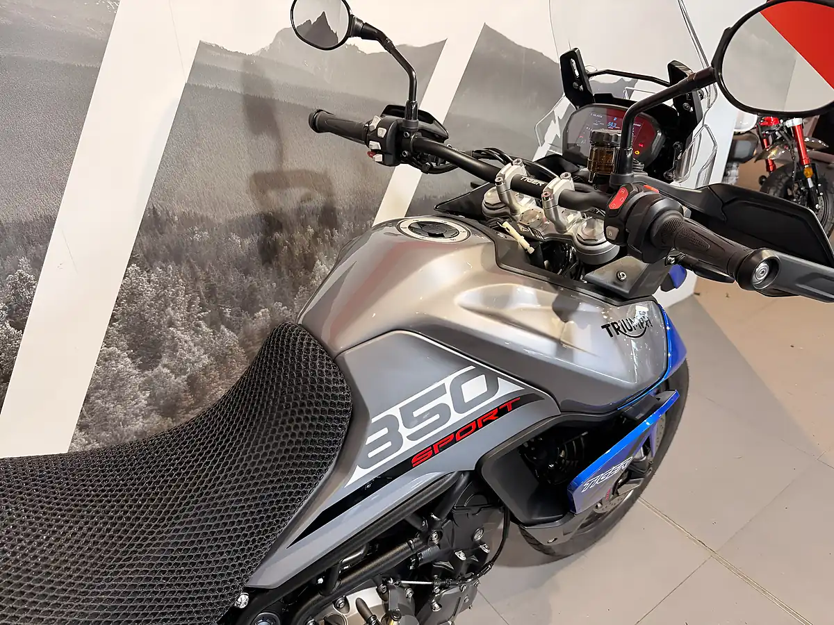Used 2022 Triumph Tiger 850 Sport Blue Metallic - Interior and Exterior details 5