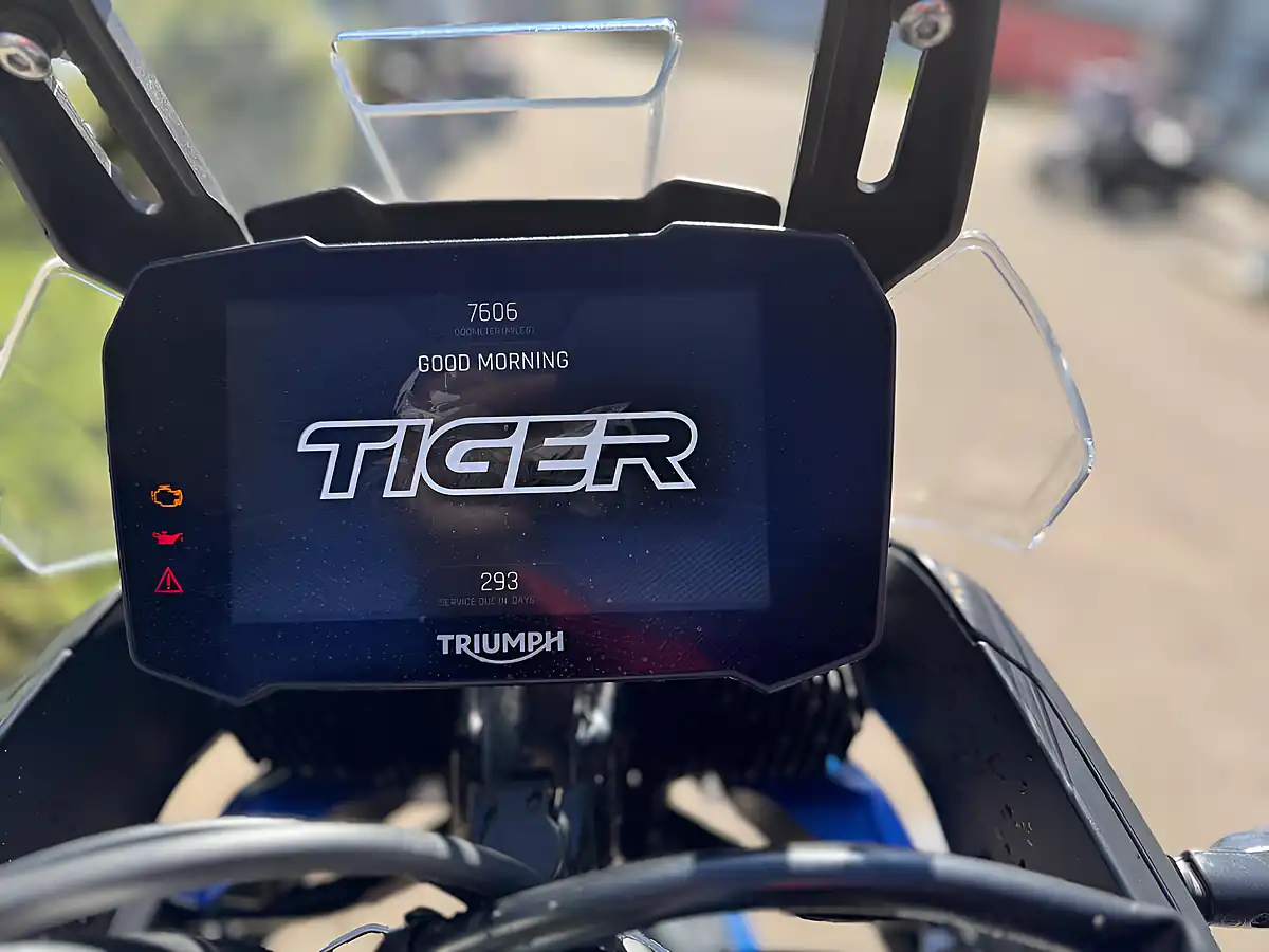 Used 2022 Triumph Tiger 900 GT Pro Blue - Interior and Exterior details 11