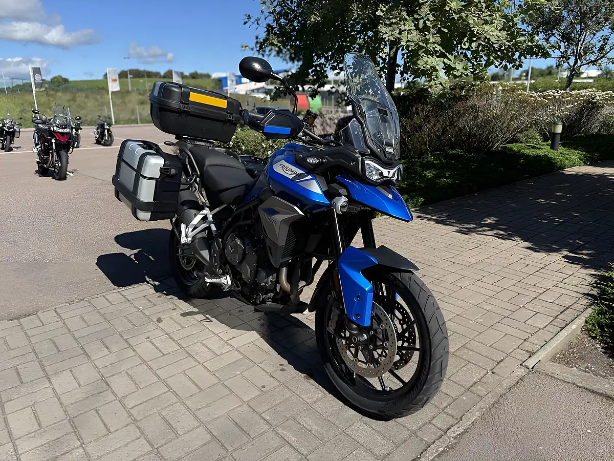 Used 2022 Triumph Tiger 900 GT Pro Blue - Interior and Exterior details 4