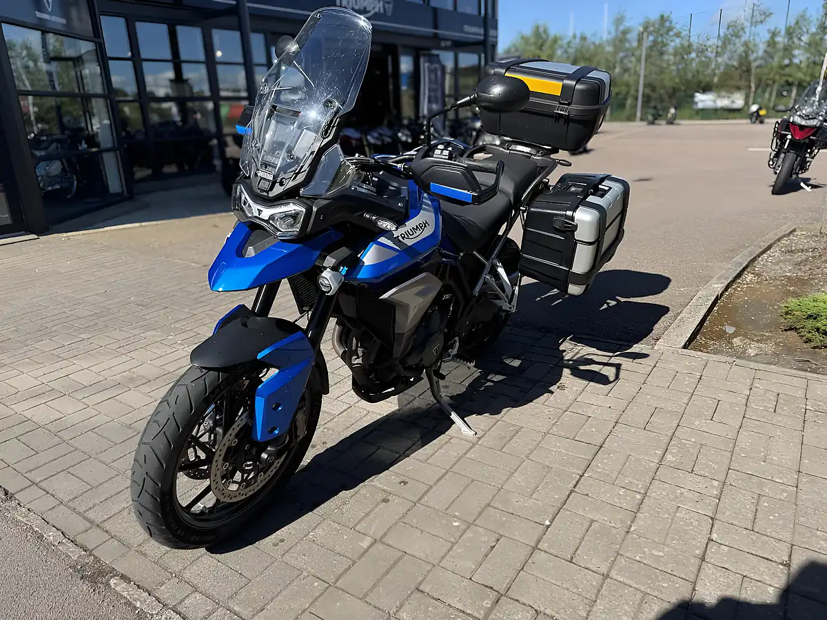 Used 2022 Triumph Tiger 900 GT Pro Blue - Interior and Exterior details 6