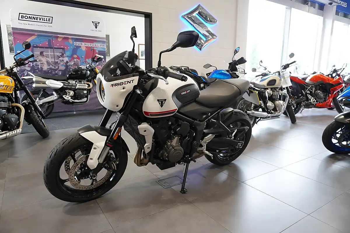 Used 2022 Triumph Trident 660 White Metallic - Interior and Exterior details 6