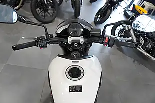 Used 2022 Triumph Trident 660 White Metallic - Interior and Exterior details 7