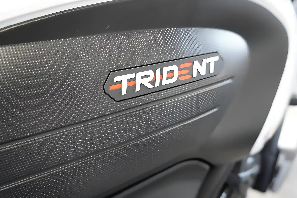 Used 2022 Triumph Trident 660 White Metallic - Interior and Exterior details 8