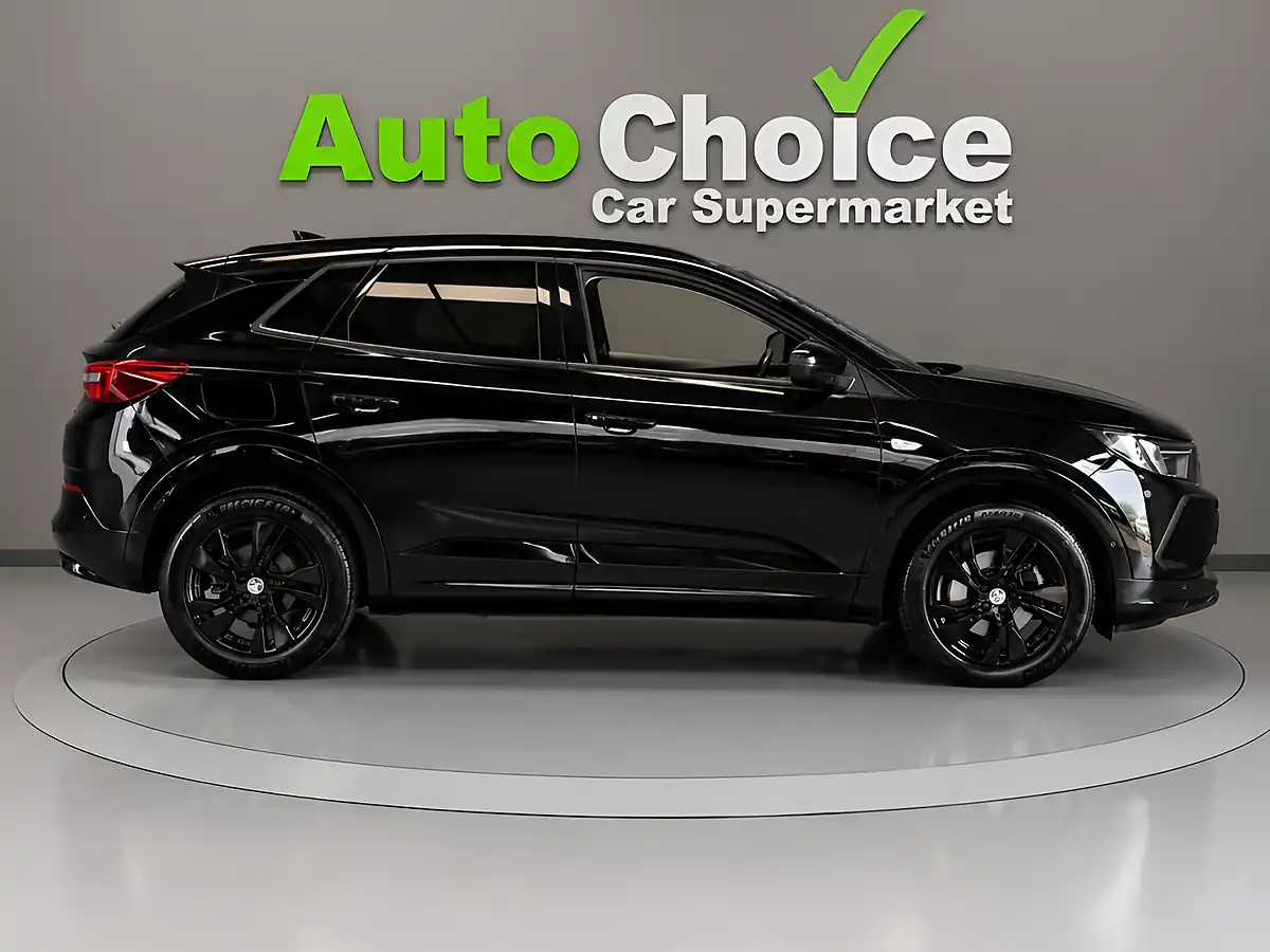 Used 2022 Vauxhall Adam Gs Line Black - Interior and Exterior details 7