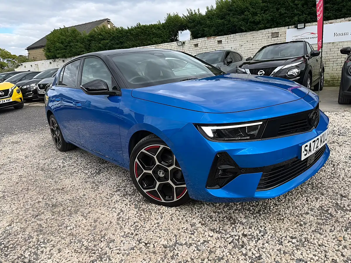 Used 2022 Vauxhall Astra Gs Line Blue - Front View