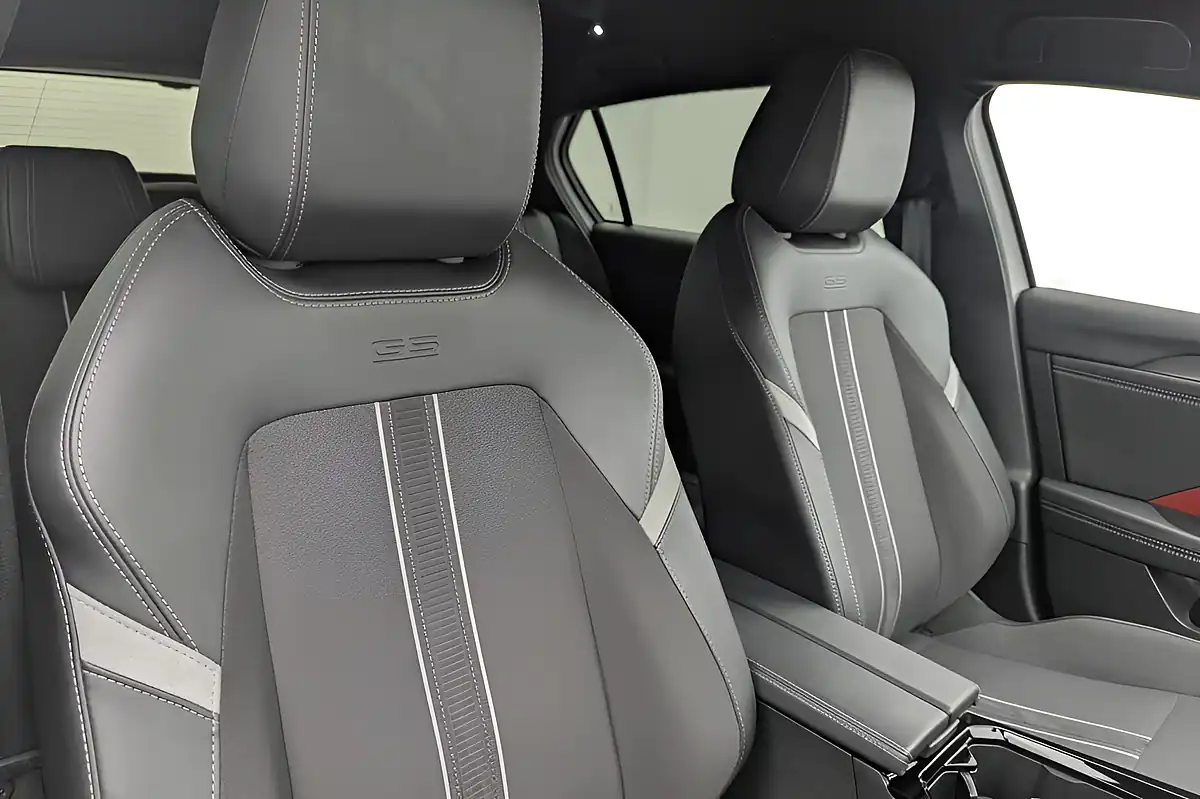 Used 2022 Vauxhall Astra Gs Line White - Interior and Exterior details 15