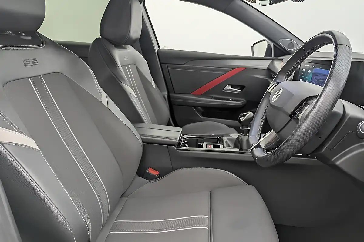 Used 2022 Vauxhall Astra Gs Line White - Interior and Exterior details 2