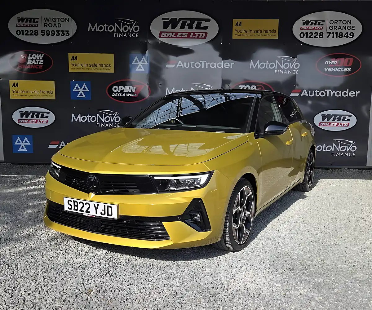 Used 2022 Vauxhall Astra Gs Line Yellow - Front View