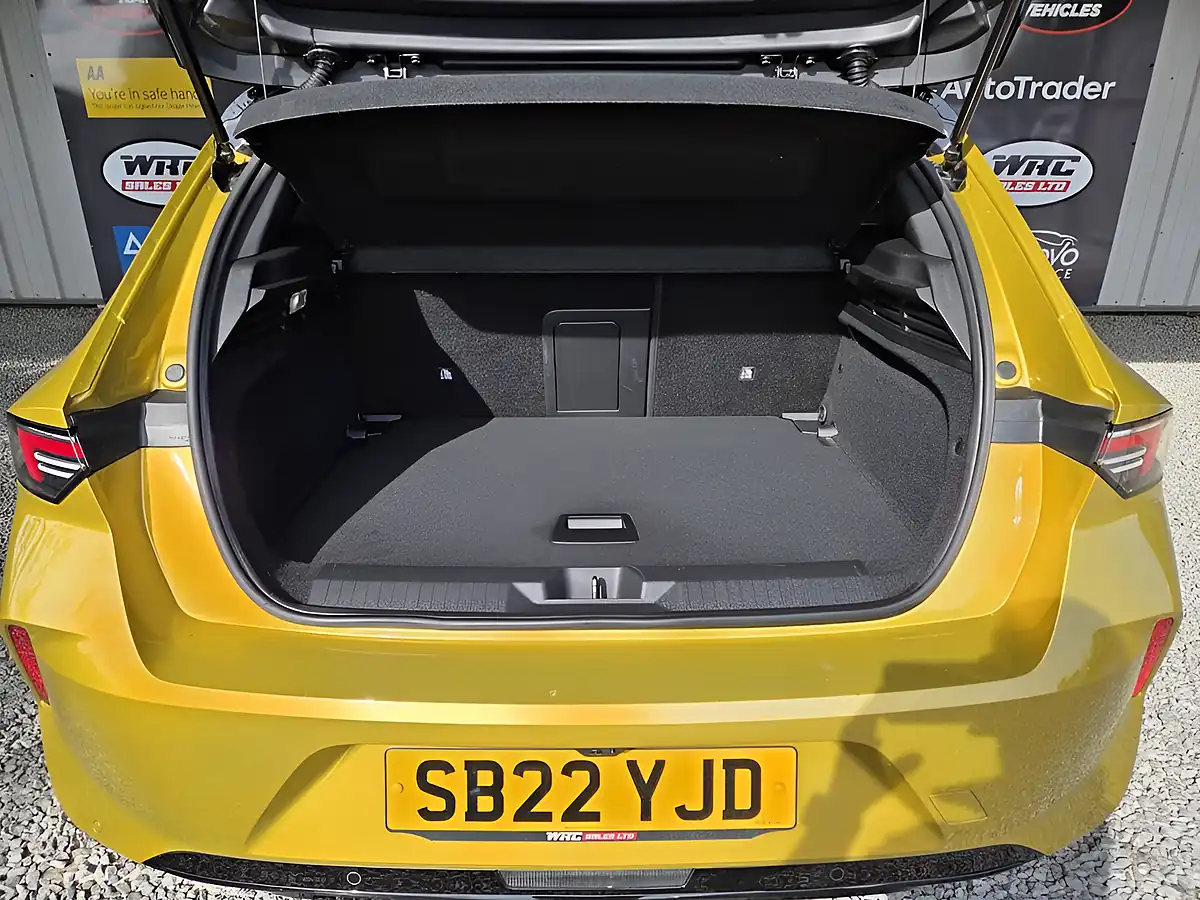 Used 2022 Vauxhall Astra Gs Line Yellow - Interior and Exterior details 10