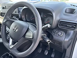 Used 2022 Vauxhall Combo 2000 Edition White - Interior and Exterior details 10