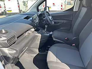 Used 2022 Vauxhall Combo 2000 Edition White - Interior and Exterior details 19