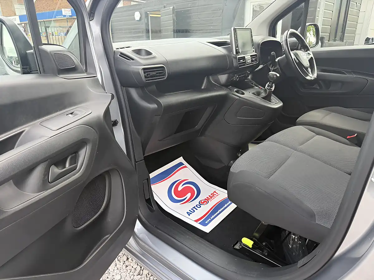 Used 2022 Vauxhall Combo Cargo Sportive L1 H1 (swb) Grey - Interior and Exterior details 17
