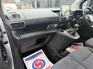 Used 2022 Vauxhall Combo Cargo Sportive L1 H1 (swb) Grey - Interior and Exterior details 18