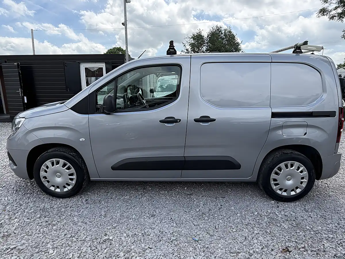 Used 2022 Vauxhall Combo Cargo Sportive L1 H1 (swb) Grey - Interior and Exterior details 7