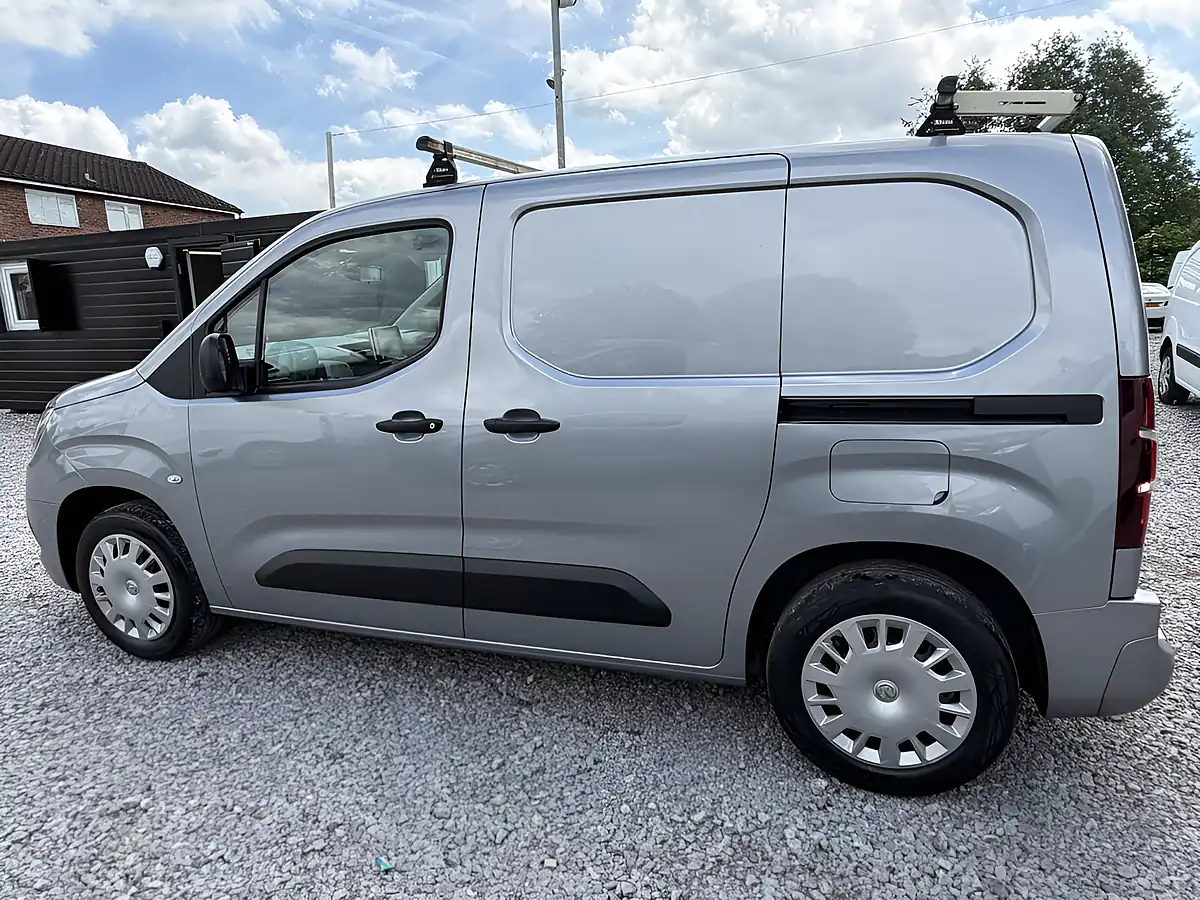 Used 2022 Vauxhall Combo Cargo Sportive L1 H1 (swb) Grey - Interior and Exterior details 8