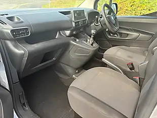 Used 2022 Vauxhall Combo Dynamic Grey - Interior and Exterior details 9