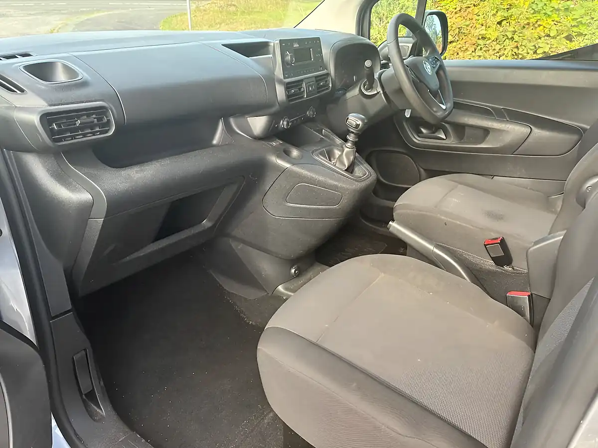 Used 2022 Vauxhall Combo Dynamic Grey - Interior and Exterior details 9