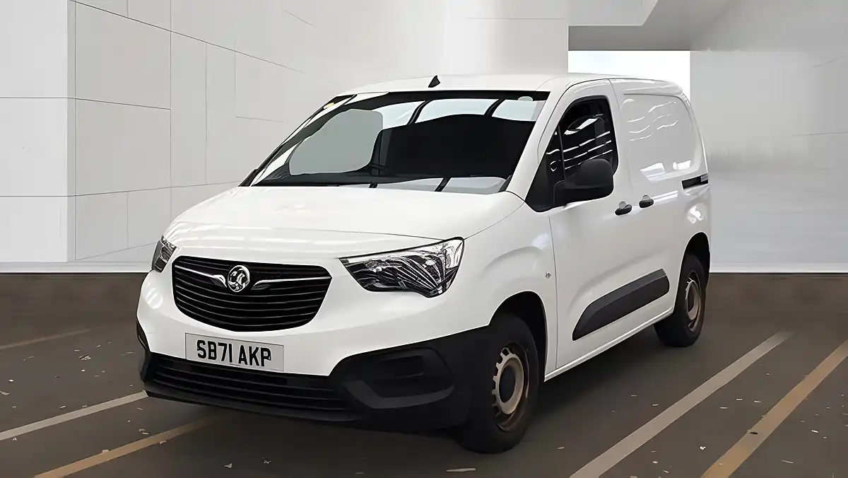 Used 2022 Vauxhall Combo Dynamic White - Interior and Exterior details 2