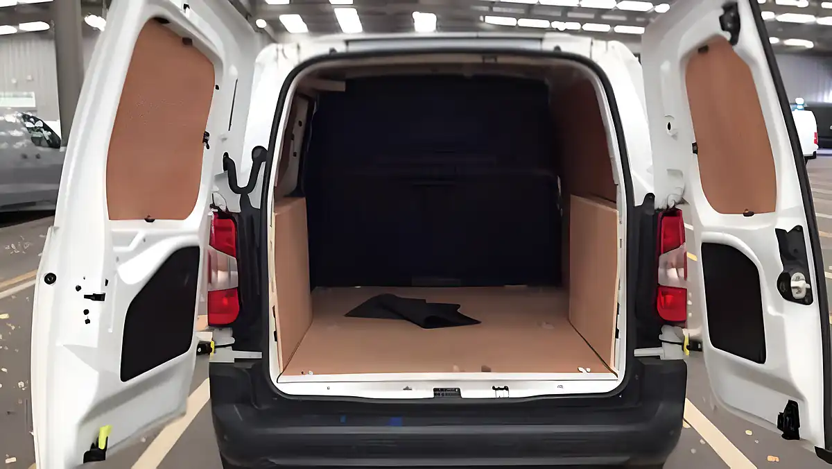 Used 2022 Vauxhall Combo Dynamic White - Interior and Exterior details 7