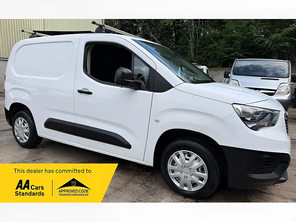 Used 2022 Vauxhall Combo Dynamic White - Front View