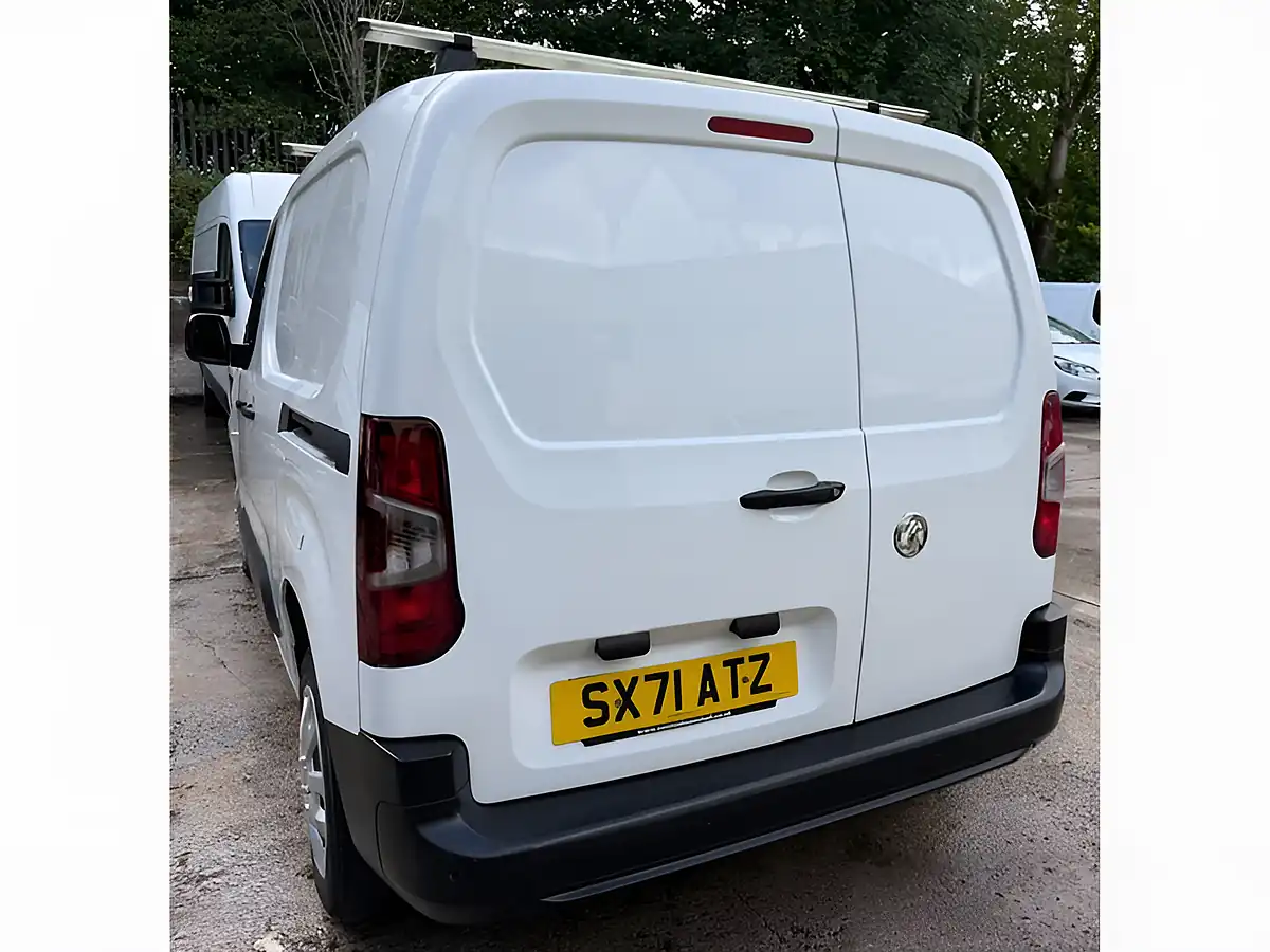 Used 2022 Vauxhall Combo Dynamic White - Interior and Exterior details 10