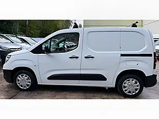 Used 2022 Vauxhall Combo Dynamic White - Interior and Exterior details 11