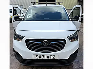 Used 2022 Vauxhall Combo Dynamic White - Interior and Exterior details 13