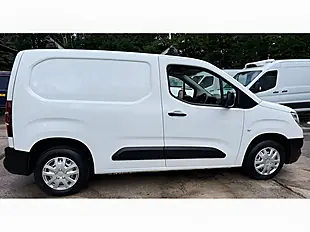 Used 2022 Vauxhall Combo Dynamic White - Interior and Exterior details 7