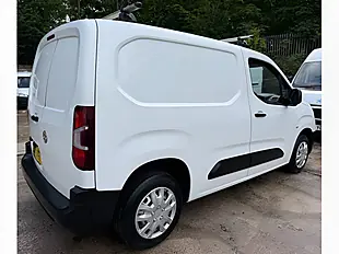 Used 2022 Vauxhall Combo Dynamic White - Interior and Exterior details 9