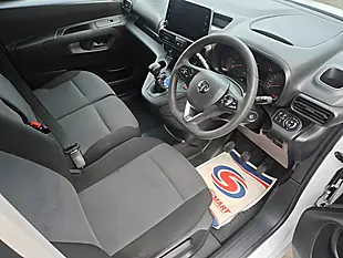 Used 2022 Vauxhall Combo H1 Sportive White - Interior and Exterior details 16