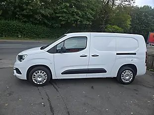 Used 2022 Vauxhall Combo H1 Sportive White - Interior and Exterior details 4