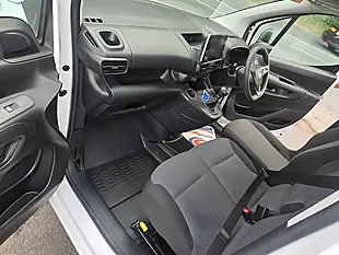 Used 2022 Vauxhall Combo H1 Sportive White - Interior and Exterior details 5