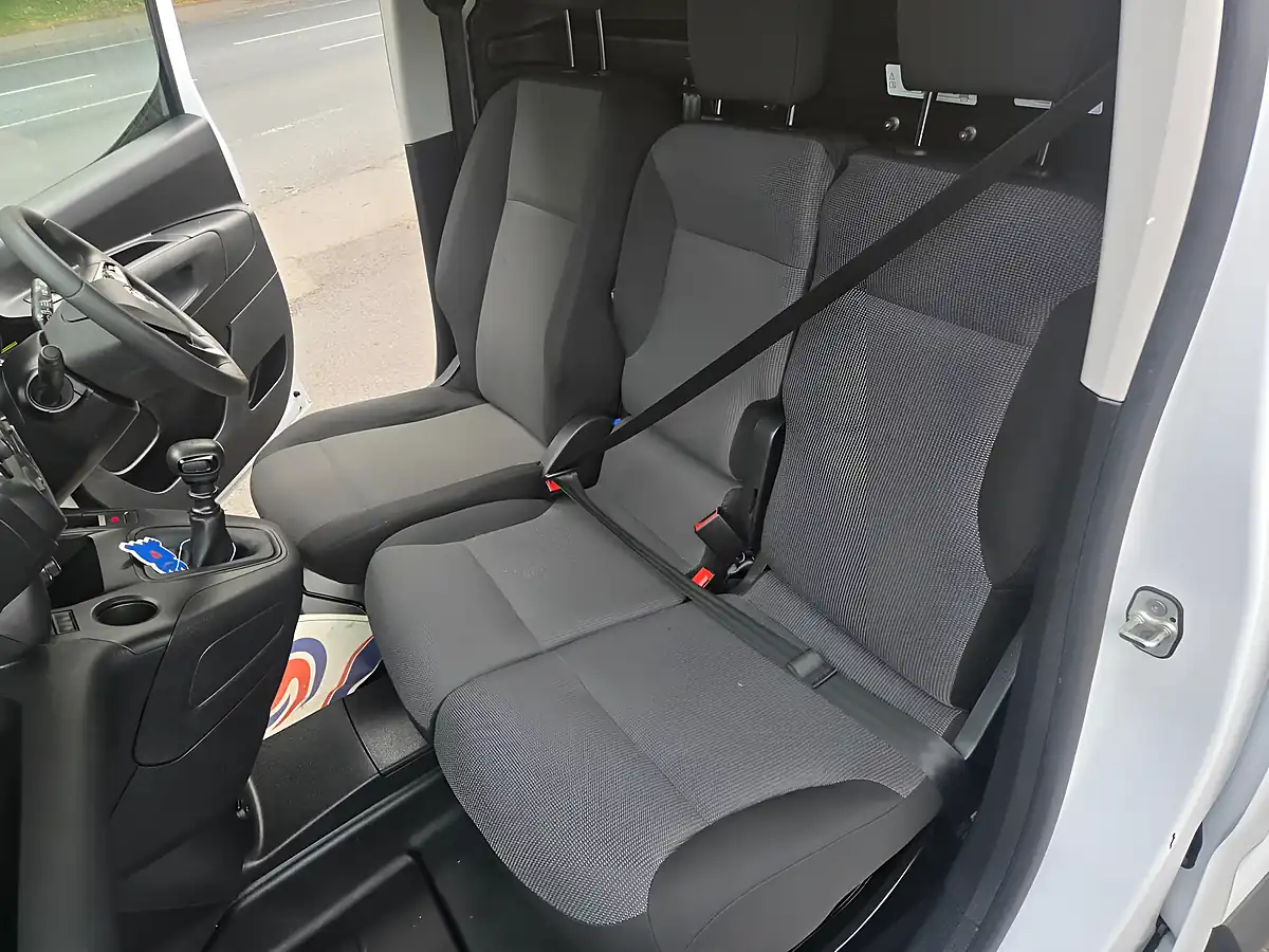Used 2022 Vauxhall Combo H1 Sportive White - Interior and Exterior details 6