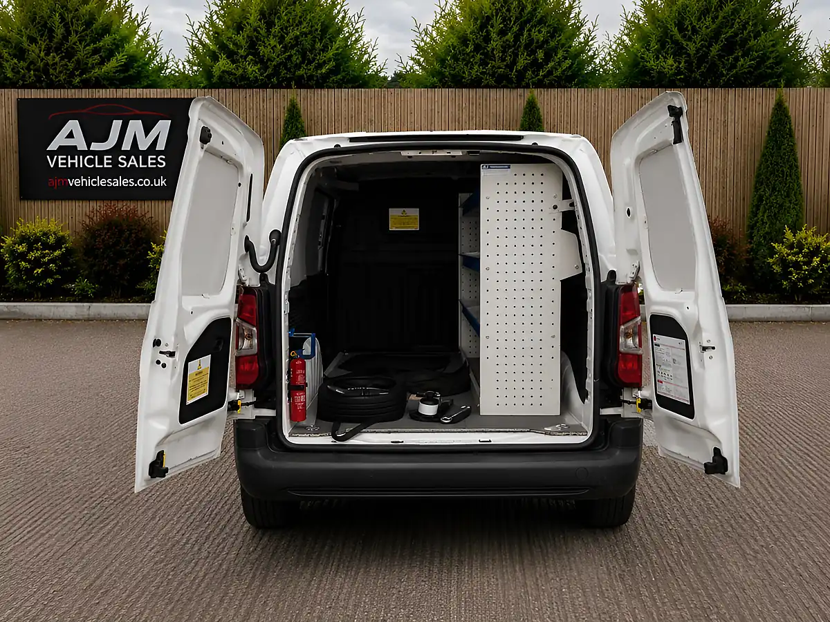 Used 2022 Vauxhall Combo L1H1 2300 Dynamic White - Interior and Exterior details 10