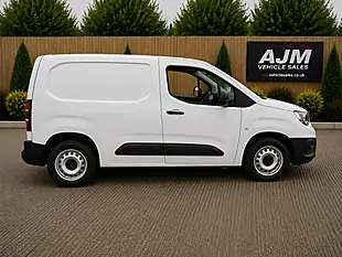 Used 2022 Vauxhall Combo L1H1 2300 Dynamic White - Interior and Exterior details 9